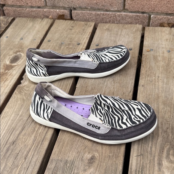 CROCS Walu Black and White Zebra Flat Loafers Size 9 - Picture 3 of 7